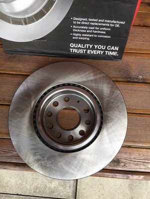 2x Brake Discs Pair Vented Front 312mm DSK2338 Apec  VAG GROUP NEW BOXED