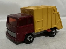 Matchbox Superfast No. 36 Refuse Truck Collectomatic Lesney England Vintage