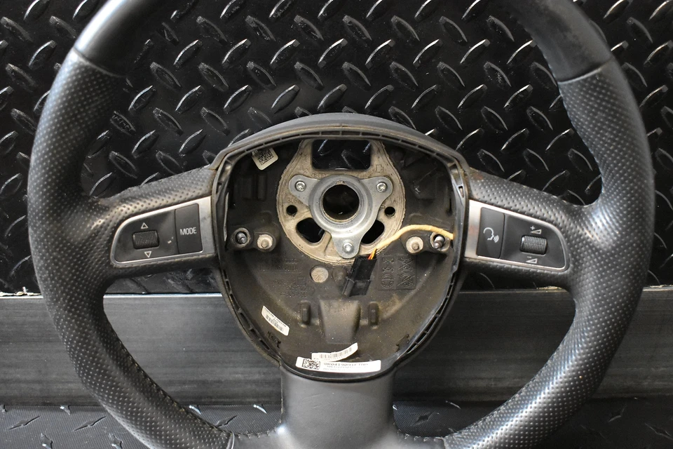 Audi A3 2009-2013 volante cuero negro (audio) Foto 2 de 3