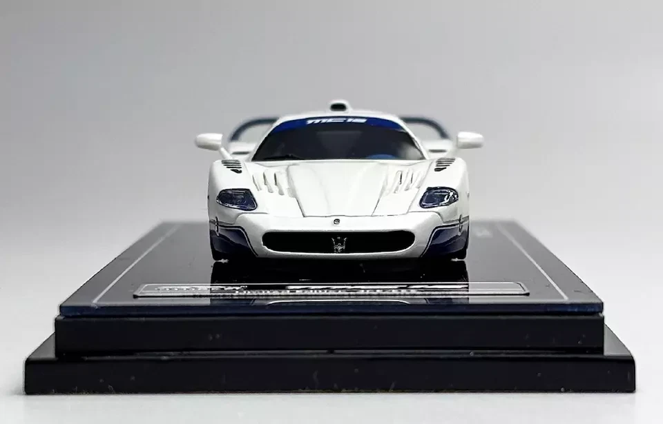YM 1:64 White MC12 Stradale V12 Racing Sports Model Diecast Resin