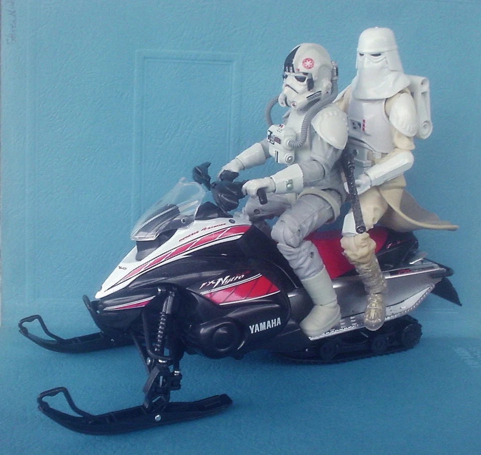 MOTO DE NIEVE YAMAHA FX escala 1/12 Aoshima NewRay (para figuras de 6" Star Wars Negro) Foto 4 de 4
