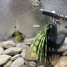 Hand Tied Spinnerbait-1/2oz Black/Chart.  Single Colorado Blade, 4/0 Mustad Hook