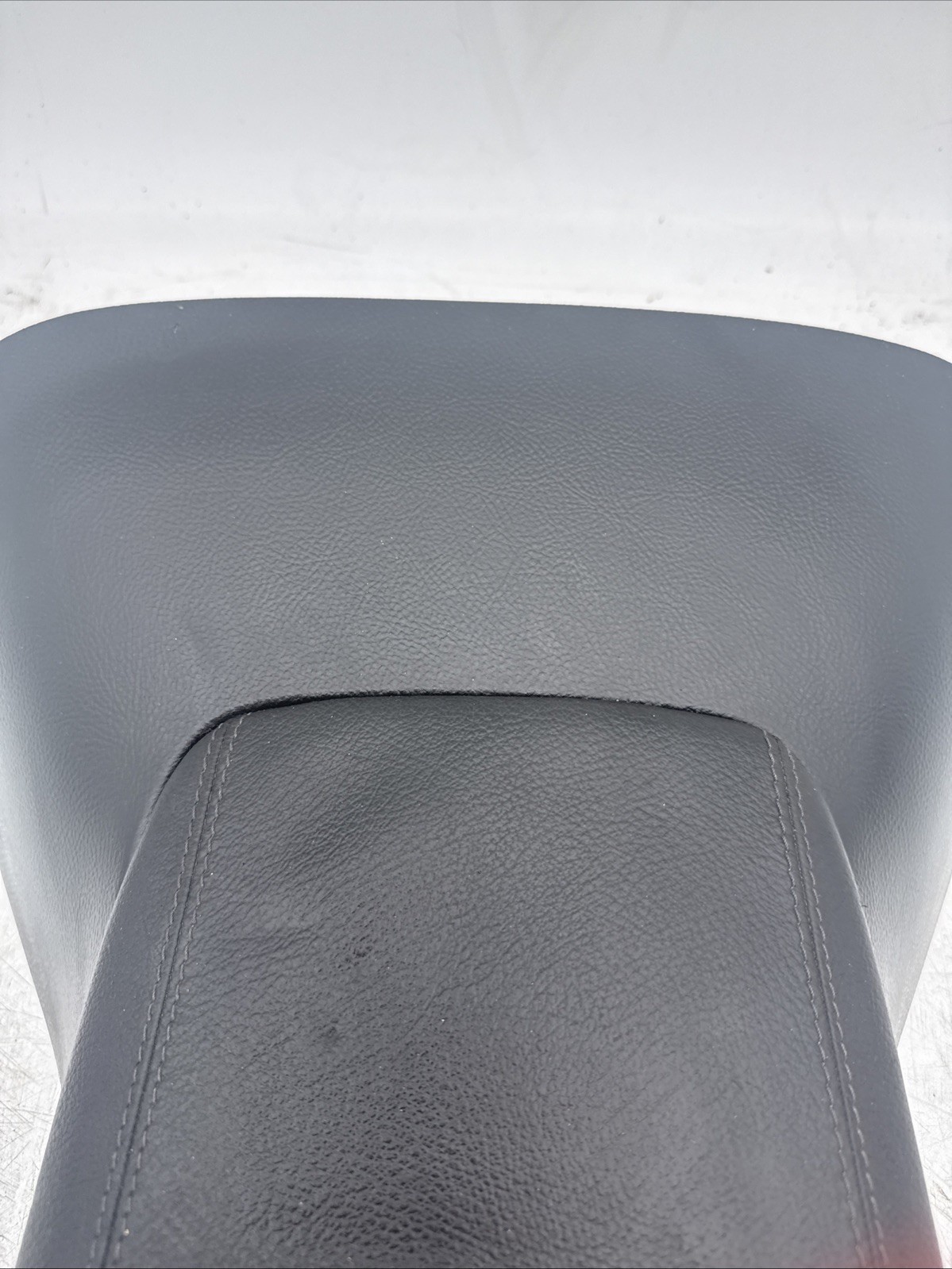 05-13 CHEVROLET CORVETTE C6 FRONT CENTER CONSOLE ARM REST LID ASSEMBLY BLACK OEM