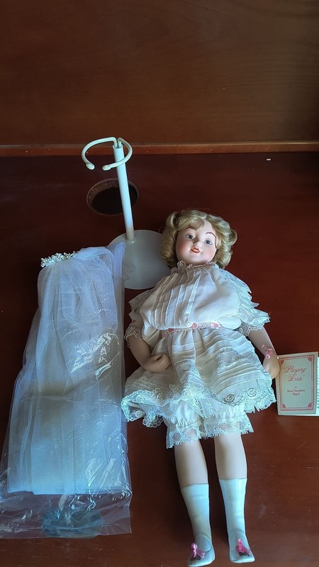 Playing Bride Doll by Maude Humphrey Bogart 1988 Hamilton Collection In Box