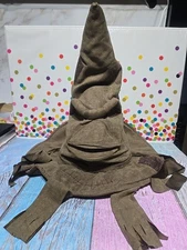Wizarding World Harry Potter Talking Animated Hogwarts House Sorting Hat 
