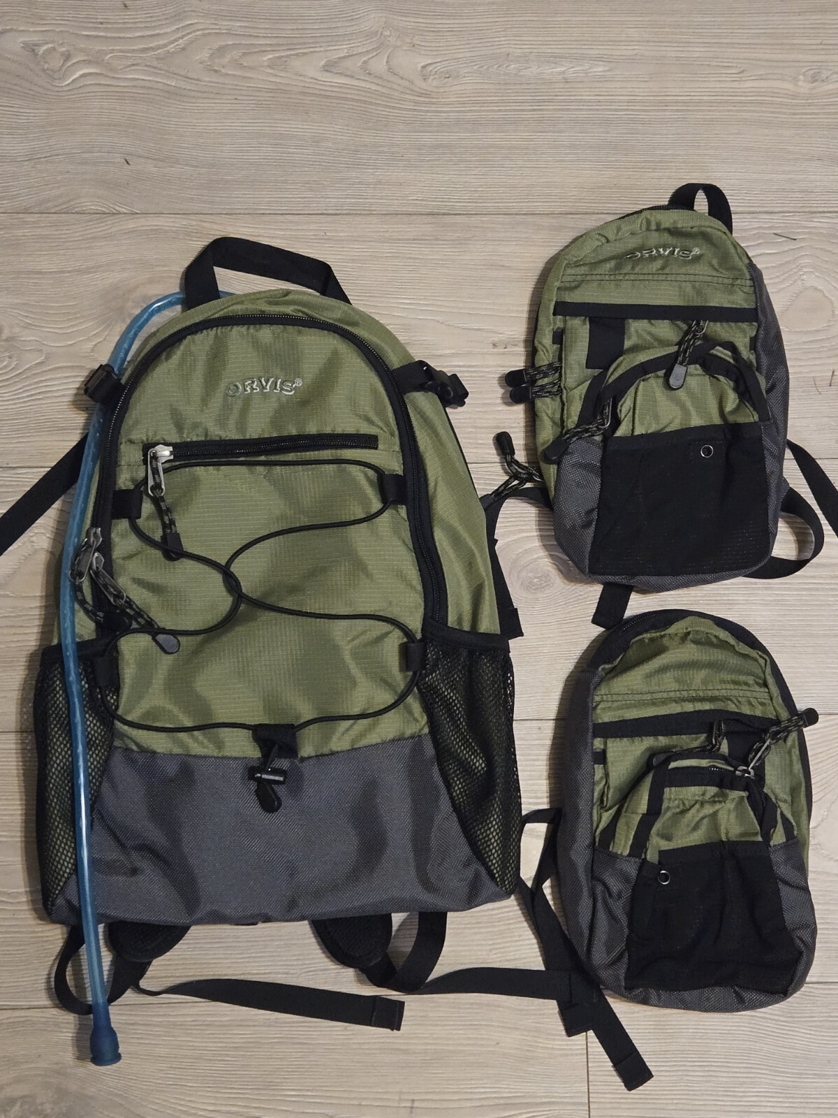 ORVIS 3-Piece Hiking Backpack Set with 1.8L Hydration Pouch in Green Black-image