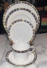 5 Piece Place Setting Kedleston by Royal Crown Derby Gold Trim Vintage England