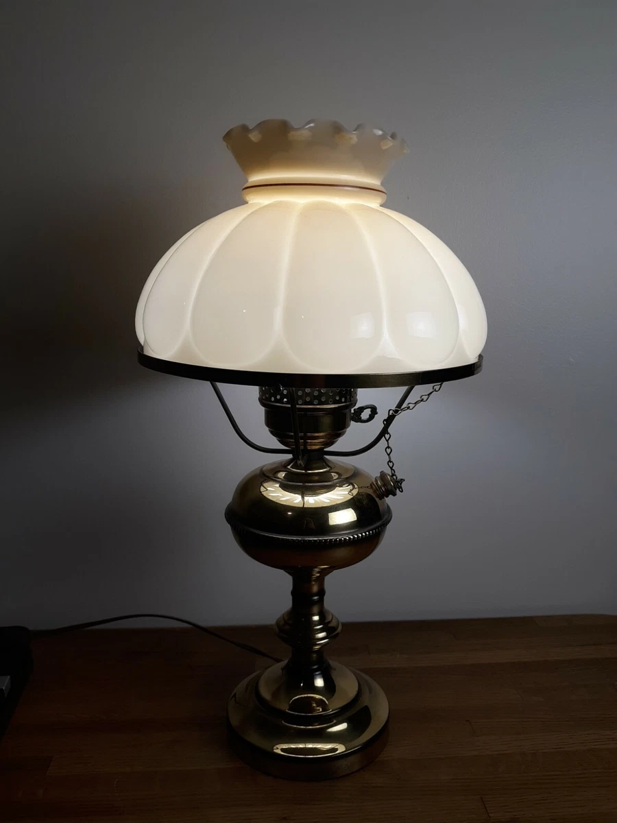 Vintage brass hurricane lamp deals