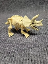 Robo Alive Dino Fossil Triceratops By Zuru