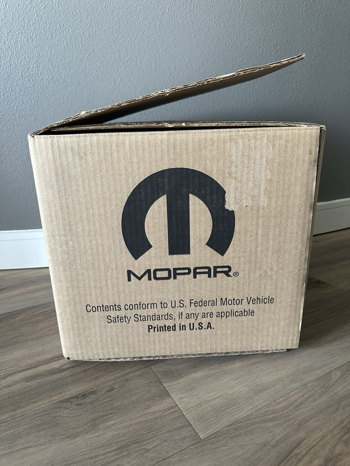 05-10 Chrysler 300 Unused Mopar Replacement Air Cleaner 04593872AC w/Box