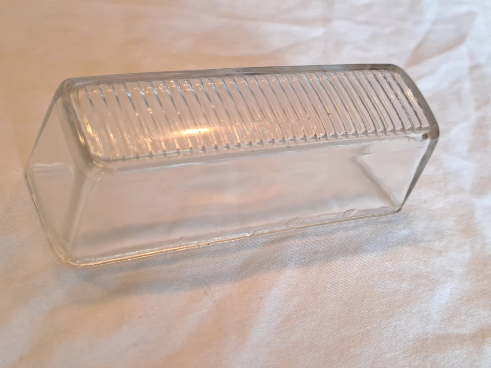 Lente de luz reversa de vidro NOS Lucas Volvo P1800 peça #54573364 - Imagem 2 de 4