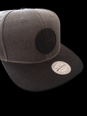 Schöne neue  Grau / Schwarze  Herren H&M Cap Neu mit Etikett