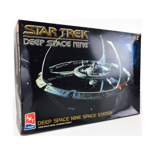 AMT-ERTL Star Trek Model Kits 1/2500 Deep Space Nine Space Station Fair ...