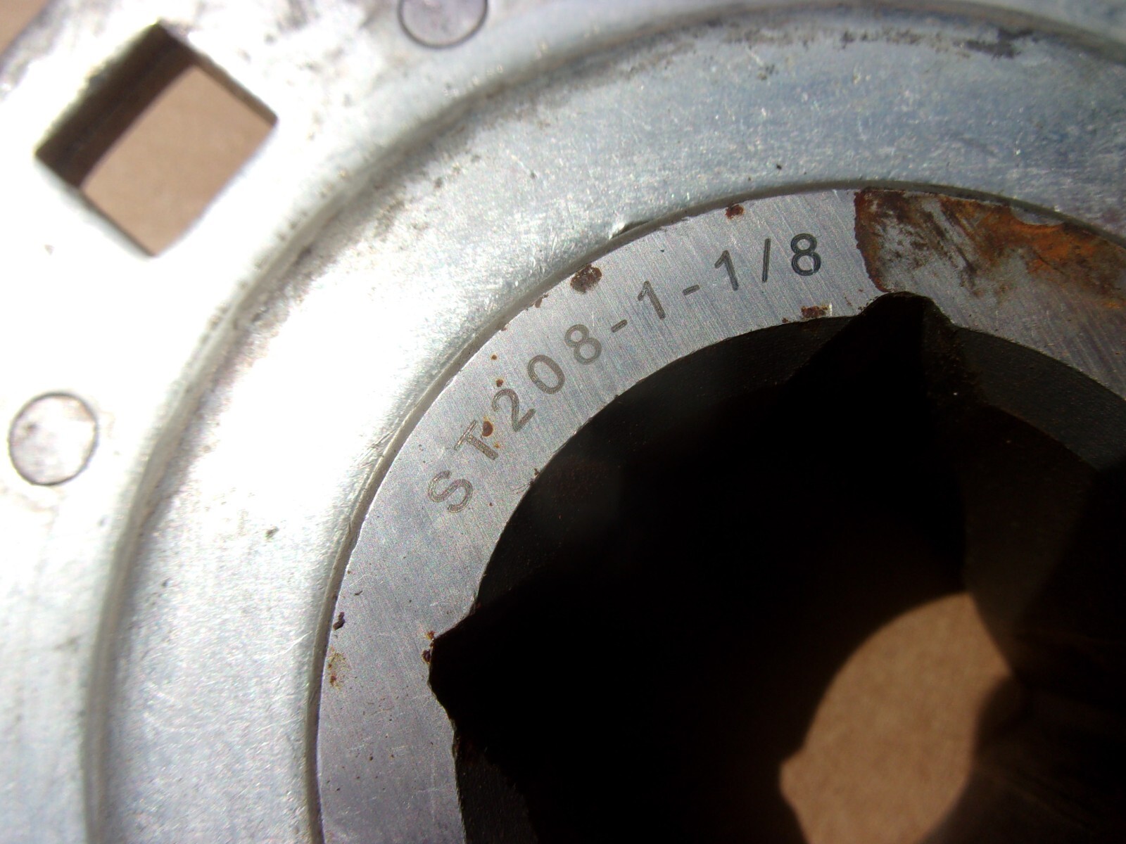 FD208R11/8 AG Flanged Flange Disk Disc Bearing 11/8" Square Bore