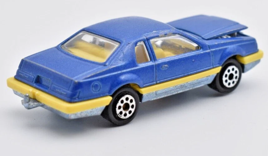 Majorette 217 Ford Thunderbird blu. Prodotto in Francia. metallo 1/67 - Immagine 2 di 3