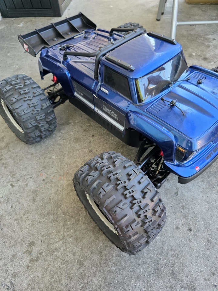 Arrma Outcast 8S BLX EXB Brushless 1/5 4WD Stunt RC Truck Red - Image 2 of 4