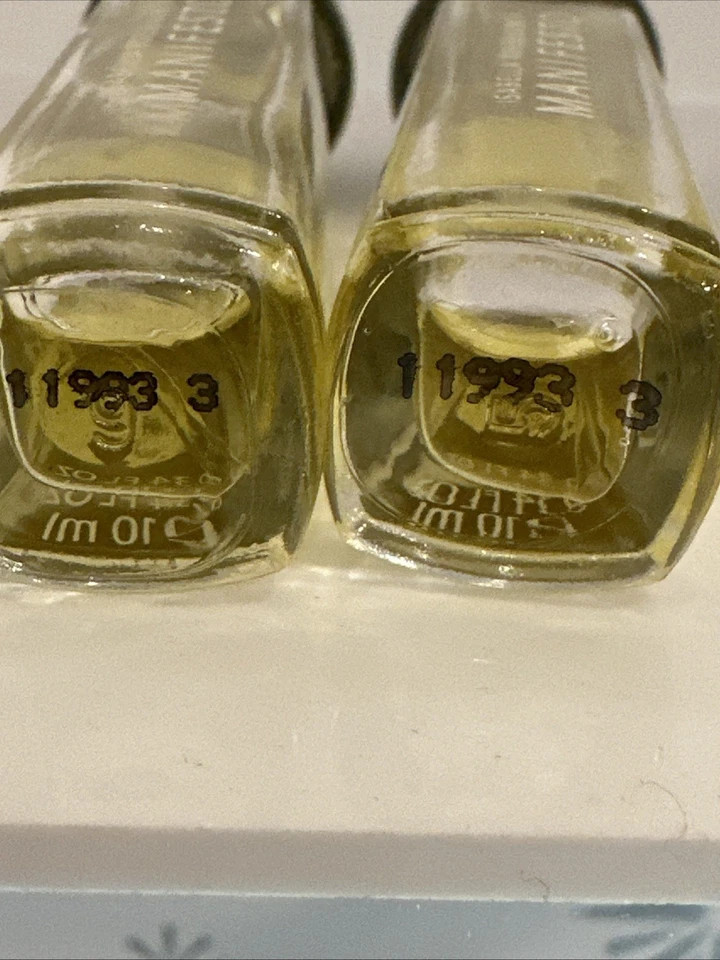 Manifesto por Isabella Rossellini .25 OZ / 7 ML Spray Bajo Relleno. (2 piezas) Foto 3 de 3