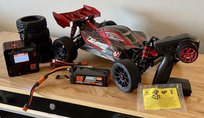 Arrma Typhon 6S BLX V5 RTR + Smart 6S LiPo + Charger + Remote + Extras