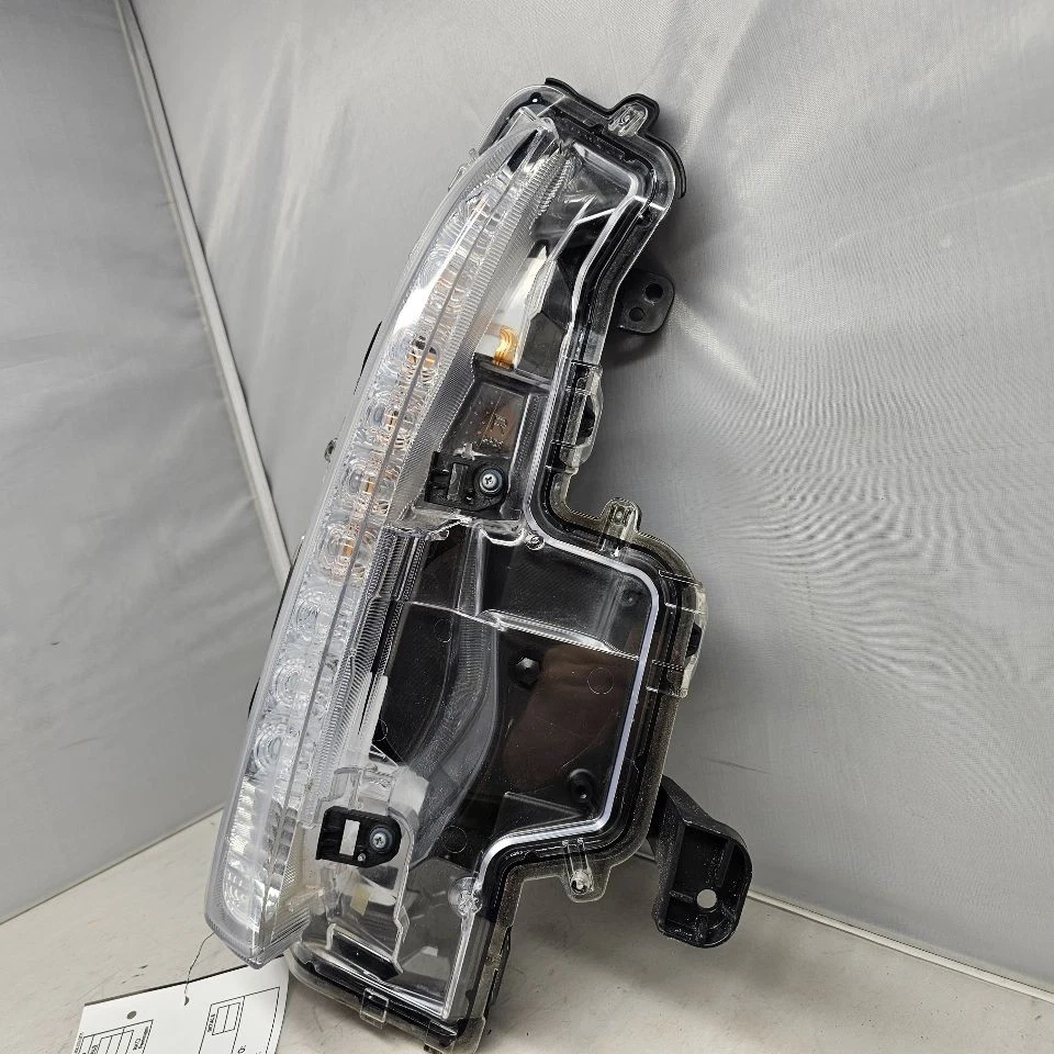 2017-2022 Toyota Prius Prime OEM Right Passenger Signal Light 8151047120 - Image 2 of 4