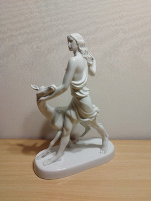 Schreitende Diana Ferdinand Opitz Porzellan Figur um 1934 Augarten Wien