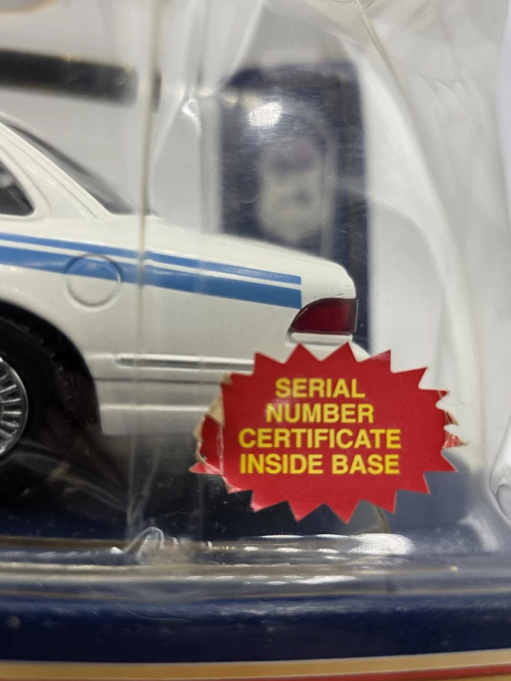 Code 3 Premier Chiefs City Of New York NYPD Police Car & Patch Cert 1:24 Rare - Image 3 of 4