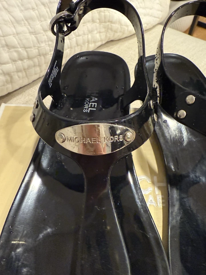 Sandalias de gelatina negras para mujer MICHAEL Michael Kors talla 8 Foto 2 de 4