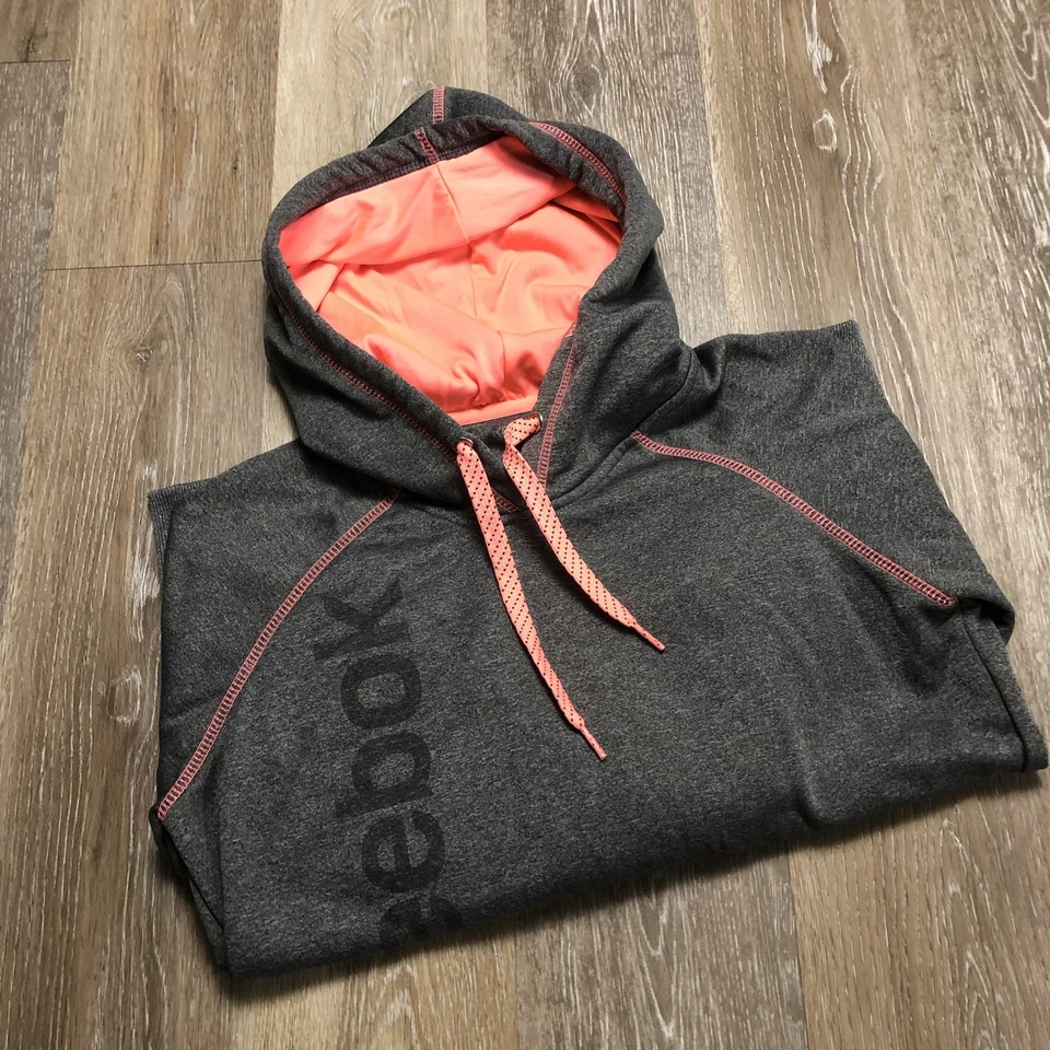 Sudadera con Capucha Gris Pullover Gráfico REEBOK Para Mujer Talla Mediana Foto 4 de 4