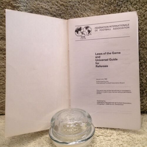 VINTAGE - 1989 FIFA Laws of the Game, Guide and rules book for USSF referees - Picture 3 of 6