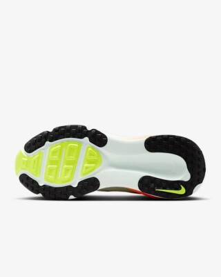 【NIKE】★ナイキ★Vomero 18★HM6803-300★ HM6803-300 Nike Vomero 18 Barely Green Hyper Crimson Barely