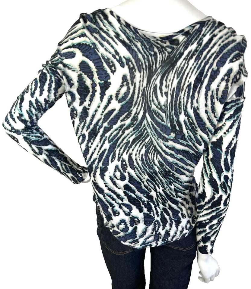 Top Kensie Estampado Animal Henley Cuello en V Botón Manga Larga Ligero Talla Pequeña Foto 3 de 4