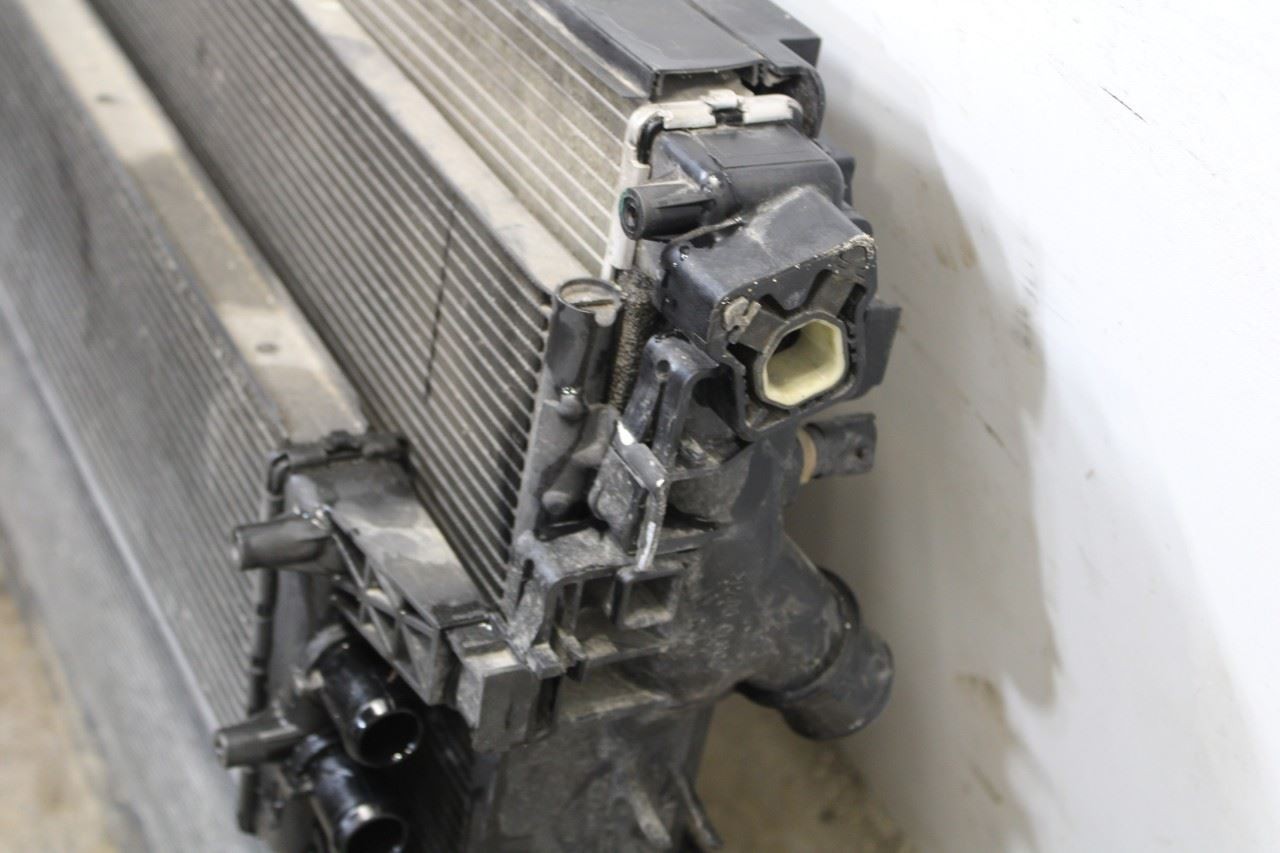 14-20 Maserati Ghibli 3.0L Engine Cooling Radiator w/ Fan Assy 670109996 *ReaD*