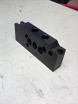 Lot Of 2 Unbranded Pneumatic Manifold End Block 8 Port