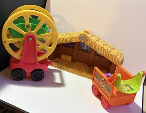 Little People PLAYSET LOT Manger , Zoo Giraffe Train Car, Zoo Ferris Wheel