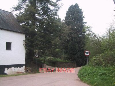 PHOTO  APPROACH TO NEWTON ST CYRES  2010