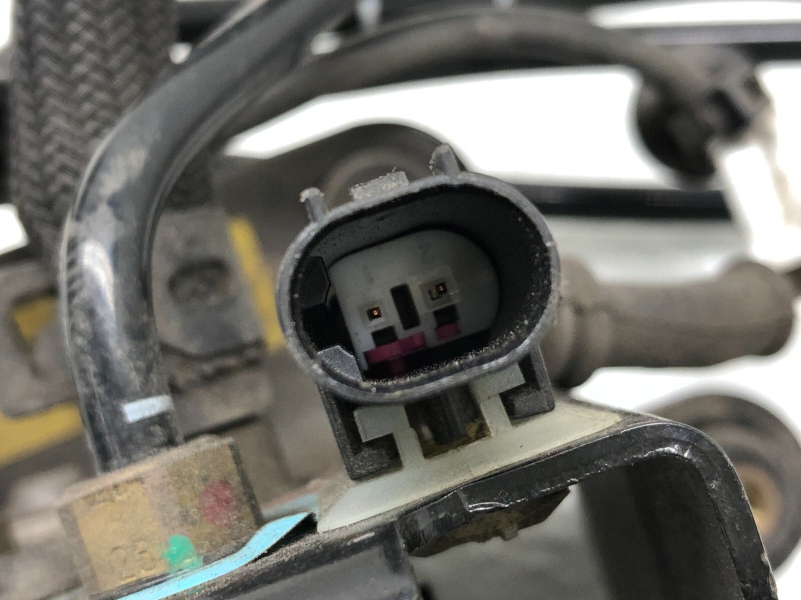 2017-2022 MASERATI LEVANTE AIR RIDE VALVE SOLENOID BLOCK OEM.