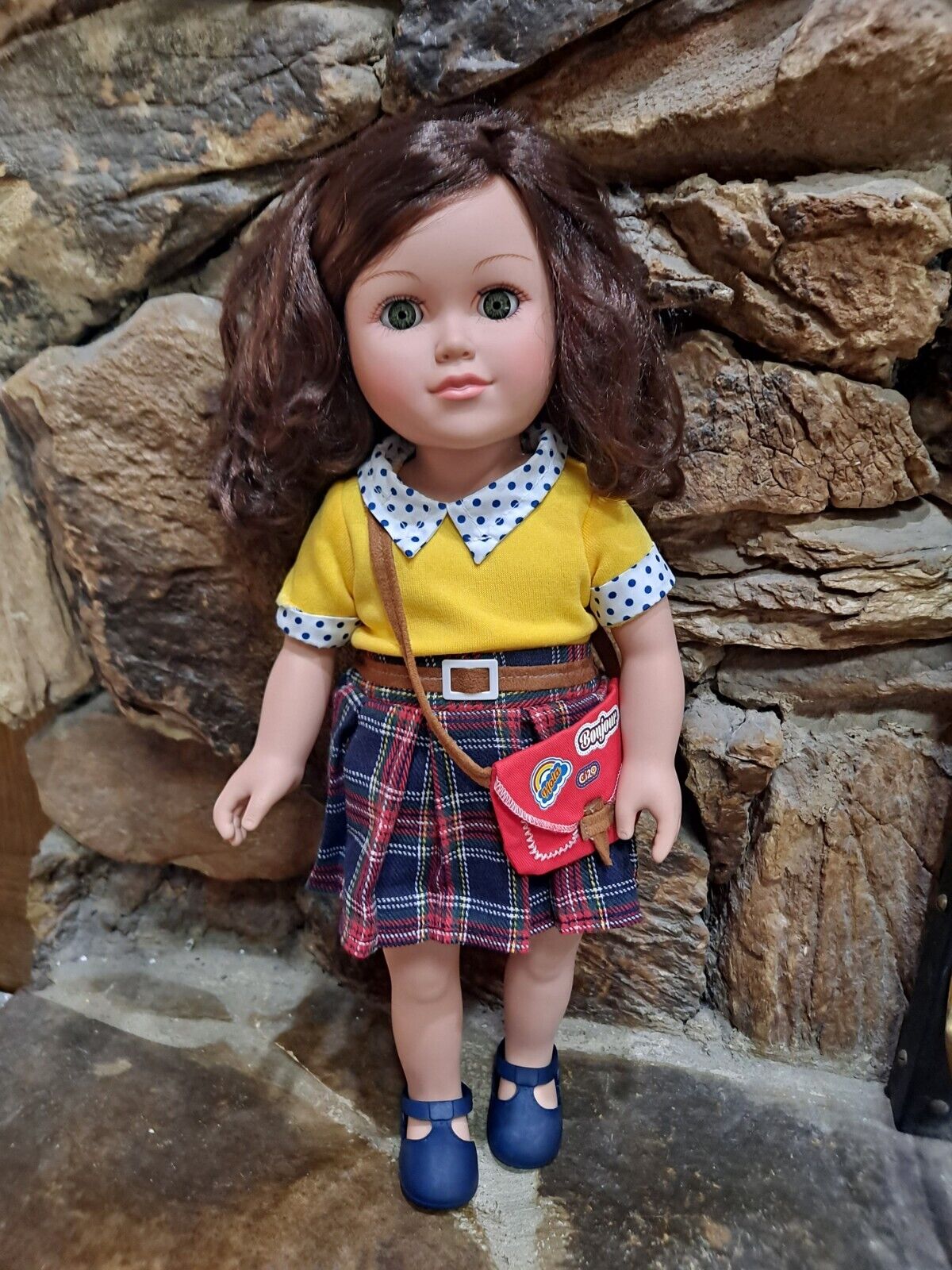 2013 CITITOY - BROWN HAIR GREEN EYES PLAID SKIRT YELLOW SWEATER 18"  GIRL DOLL