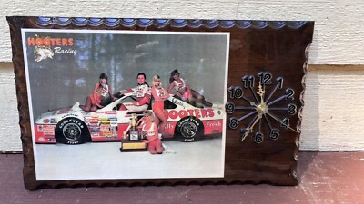 NASCAR Hooters Girl Clock/Alan Kulwicki