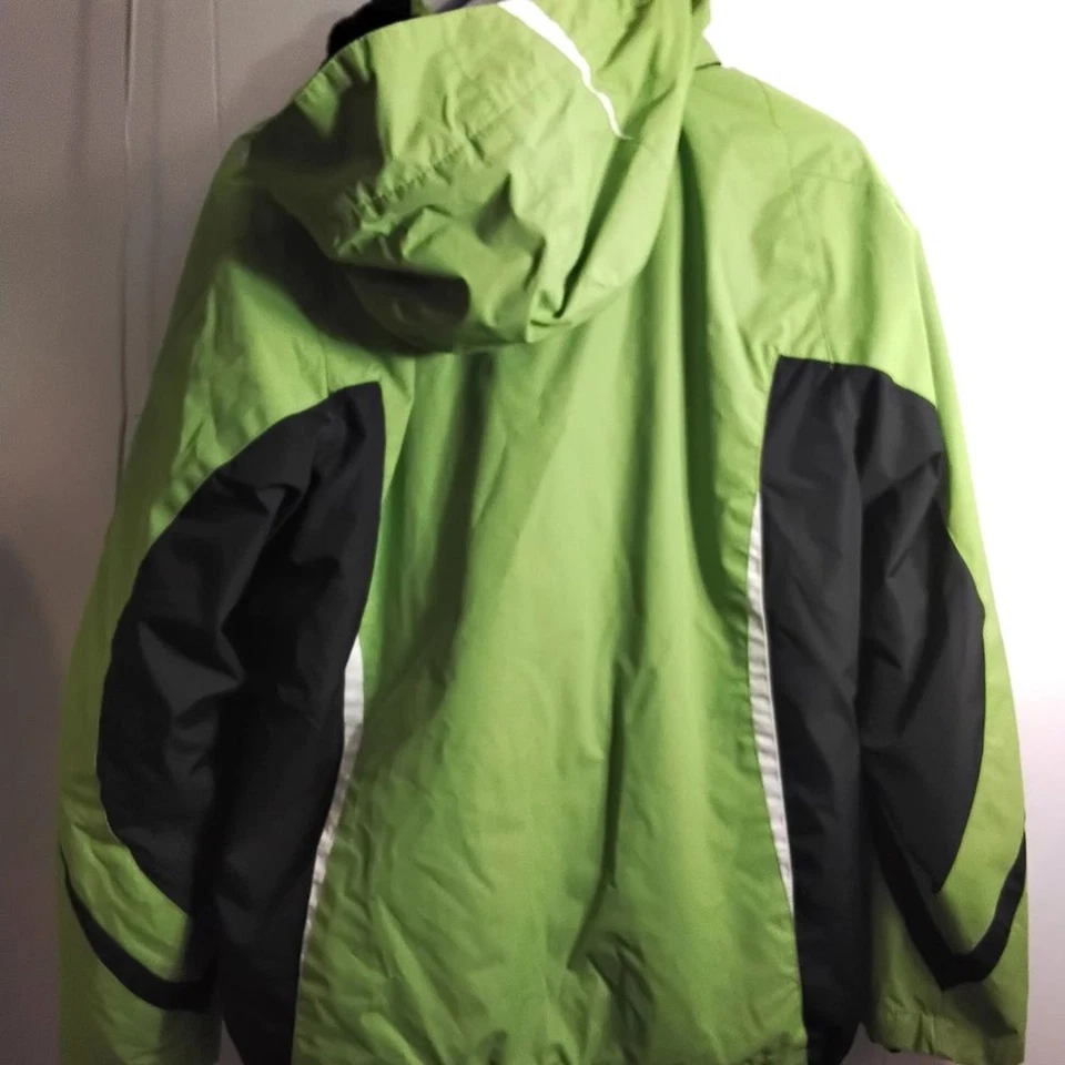 Chaqueta con capucha verde y negra Foto 4 de 4