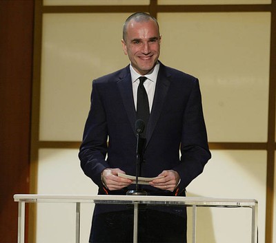Daniel Day Lewis presents an award during 9th Screen Actors Guild- 2003 Photo 3