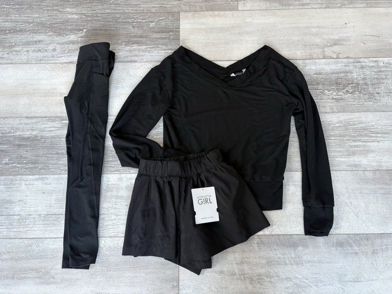 Girls Athleta Set. Off The Shoulder Top, New Shorts And Black Leggings