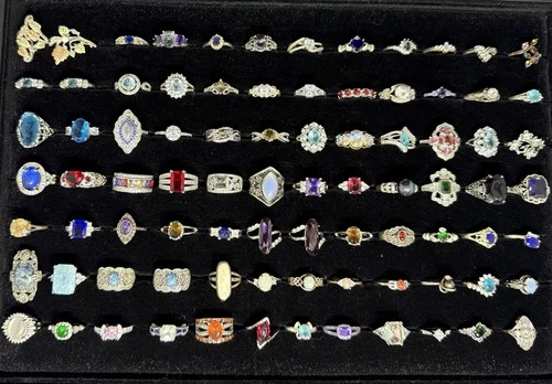 Costume Jewelry Lot 83 Rings & 1 Pendant Vintage To Recent Silver Plated & Tone