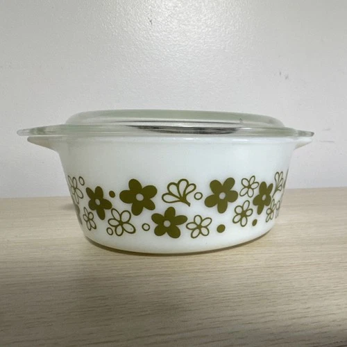 Vintage PYREX Spring Blossom Crazy Daisy Covered Casserole-472 with Lid 470 C