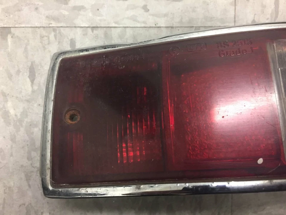 Conjunto de luz trasera derecha Porsche 911 912 Early SWB 901.631.404.01 G7 Foto 4 de 4