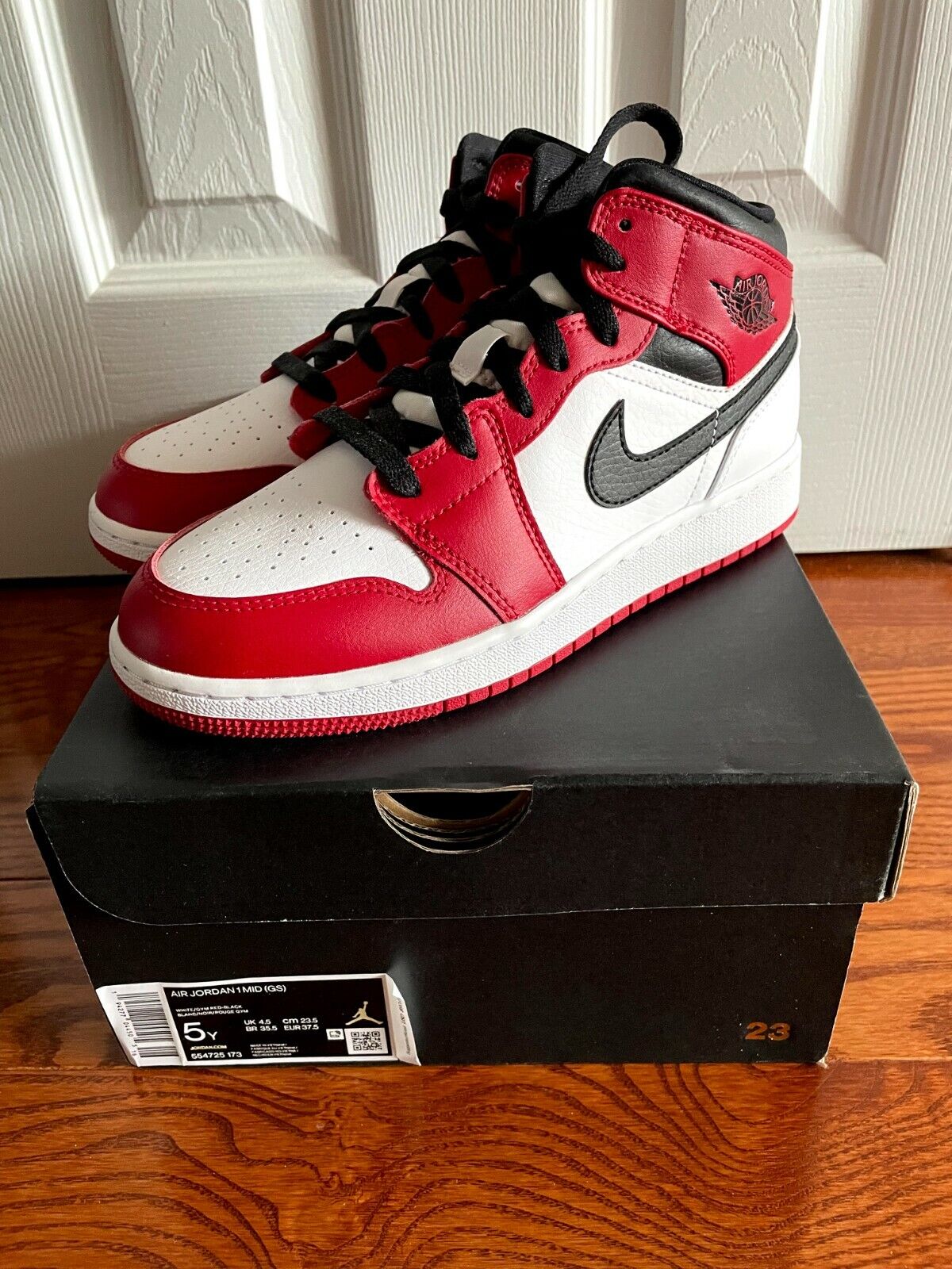 air jordan i mid chicago