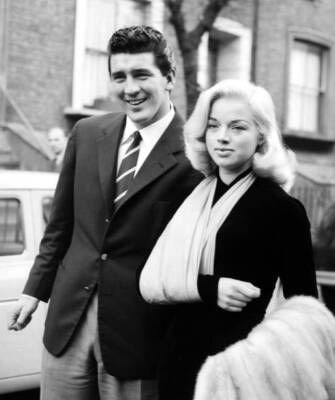 Film Star Diana Dors Injured Arm A Sling Pictured London Thomas Ye- 1957 Photo