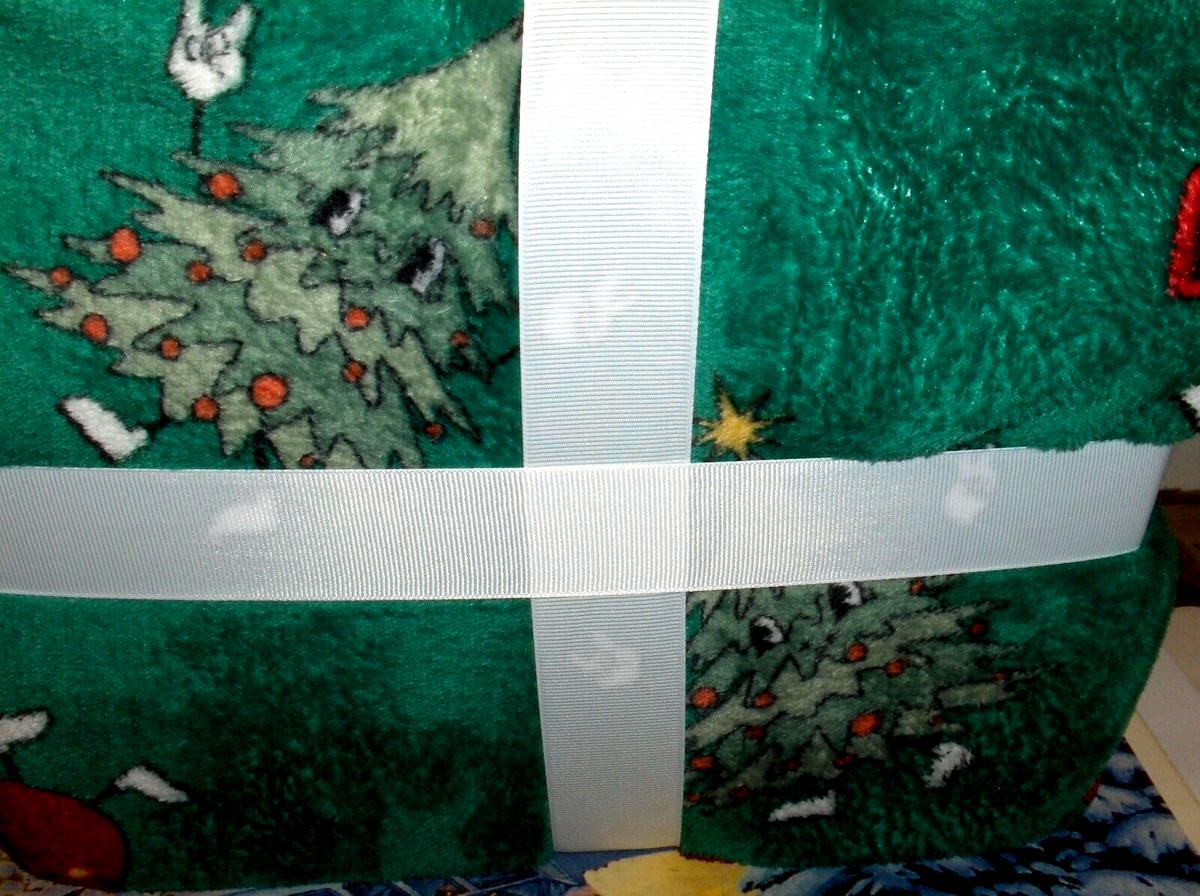 Hot Coco Christmas Green,With Trees Snuggly Throw Blanket.NEW`50 x