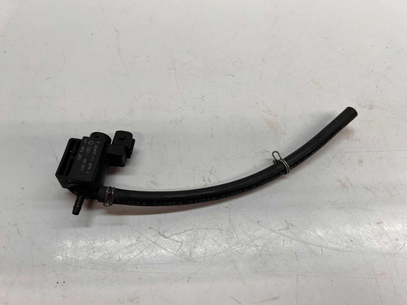 LAMBORGHINI MURCIELAGO LP640 VACUUM LINE AIR ELECTROVALVE OEM 077906283