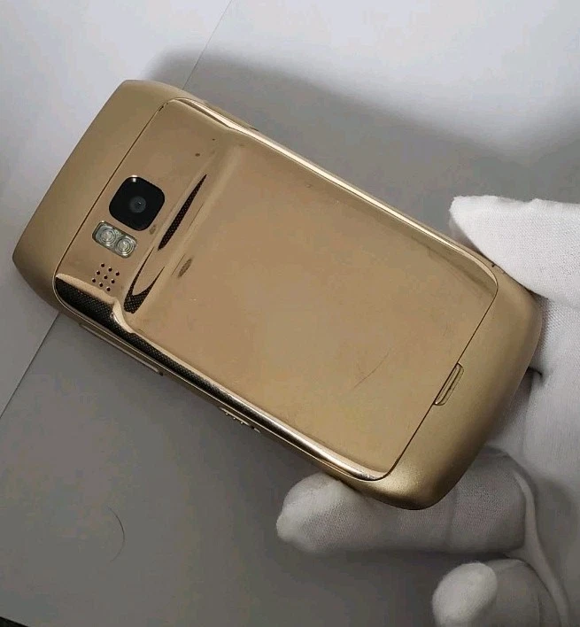 Nokia 702t (Unlocked) Smartphone Mobile Touch Qwerty -  Gold Edition Rare - Image 3 of 3