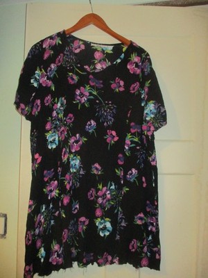 Woman Within Plus Size Floral Print Short Sleeve Tunic Top Size 18/20 FREE SHIP