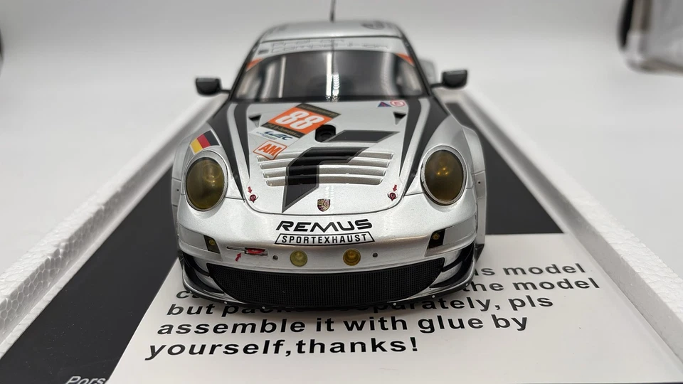  SPA18S106 Sparkmodel Porsche 911 GT3 RSRn.88 LM 2013 1/18 - Immagine 4 di 4
